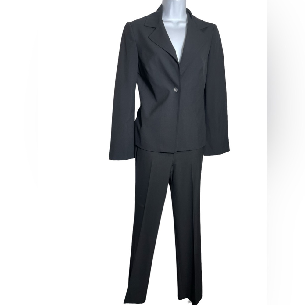 Trina Turk suit size 2 classic black pant suit w/rhinestone buttons PERFECT 🖤